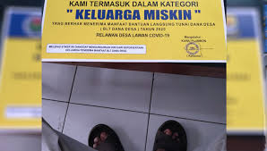 Pt embee plumbon tekstil mulai beroperasi sejak 1998 di kota cirebon di jawa barat, sekitar 200 km dari jakarta, dan mulai melakukan ekspor setahun pabrik mereka yang berlokasi di cirebon seluas 44 hektar dilengkapi dengan teknologi modern untuk melayani permintaan pertumbuhan yang tinggi. Desa Waruduwur Desa Pertama Di Cirebon Yang Pasang Stiker Untuk Penerima Bansos Times Indonesia