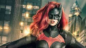 On may 7, 2019, it was picked up to series on the network. Von Krypton Nach Gotham Wer Tritt Als Batwoman Die Nachfolge Von Ruby Rose An