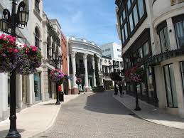 All films are broadcast to your car or portable fm radio. Rodeo Drive Smarttravelers