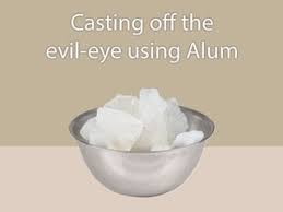 Turn the closed fists downwards (facing the ground), cross the forearms and stand in front. Thxrtubt7kombm