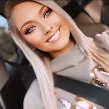 Jenny Craft's Instagram, Twitter & Facebook