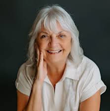 Sharon Yonker's Instagram, Twitter & Facebook