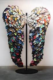 These Incredible Sculptures Are Made From Old Flipflops Arranged To Take The Shape Of Angel S Wings They Are The Works Flip Flop Art Recycled Art Crafts
