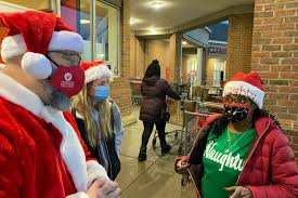 Safeway holiday hours ~ closed/open: Local Credit Union Safeway Spread Holiday Cheer 50 At A Time Wtop