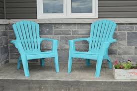 How To Spray Paint Plastic Chairs Diy In 2020 Painting Plastic Chairs Painting Plastic Plastic Chair