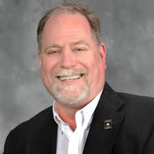 DeAndre Nixon, MBA, VOSB, SDVOSB, MBE, who volunteers as a mentor for DAV  Patriot Boot Camp for founders in the military and veteran community, is  the featured story in the latest issue