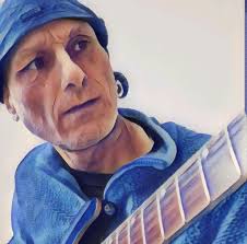 Ok who is still spinning records or ?