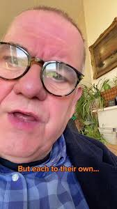 Quick survey: do you stir your coffee with your left hand or your right  hand? #jokes #tiktokjokes #fakesurvey #foryourpage