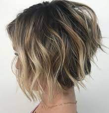 Wavy Tousled Layered Bob With Highlights Short Hair With Layers Hair Styles Long Hair Styles