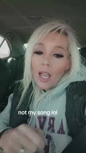 Lacey Avery's Instagram, Twitter & Facebook