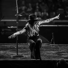 Pin Op Naomi Cooke Runaway June