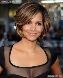 какой цвет волос подходит смуглым девушкам с карими глазами Kakoj Cvet Volos Podhodit Smugloj Devushke S Karimi Glazami Korotkie Strizhki Pricheski Korotkie Volnistye Volosy