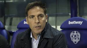 How tall and how much weigh eduardo berizzo? Football News Paraguay Appoint Eduardo Berizzo As National Team Coach Eurosport