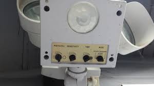 How does the motion detector work ? How Do I Get This Motion Sensor Light To Work Howto