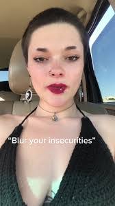 Dee Briscoe's Instagram, Twitter & Facebook