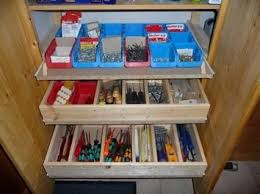 Ausziehbare Facher Im Schrank Furs Werkzeug Bauanleitung Zum Werkzeug Werkzeug Aufbewahrung Schrank Bauen