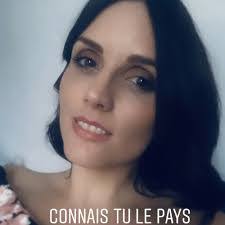 Jessica Bowes's Instagram, Twitter & Facebook