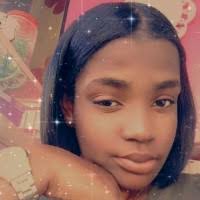 30+ (na) “Daniela Lewis” profile