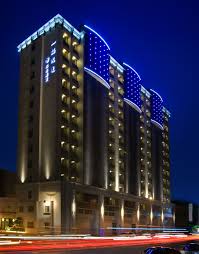 三本建設 一品天廈 建築燈光設計 厚德正庫 燈光智庫 skyscraper structures building