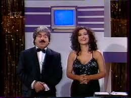 Αδελφή της είναι η τραγουδίστρια sigma fay. Et2 Tompola Gnwsewn 1989 1990 K Mpalanika D Piatas Youtube