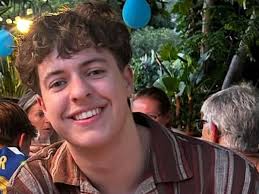 Fundraiser by Calum Freeman : Kits top surgery