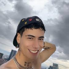 Daniel Vargas's Instagram, Twitter & Facebook