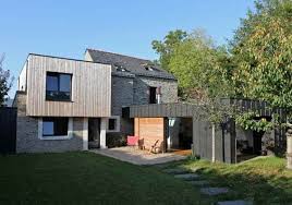 12 Exemples D Extension Ou De Surelevation De Maison Reussis Agrandissement Maison Extension Maison Maison Bois