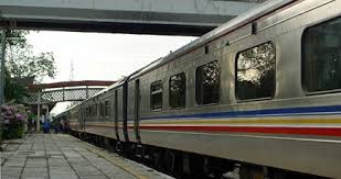 It is often very quiet on this road; Train Travel Guide Singapore Kuala Lumpur Penang Bangkok