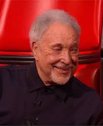Tom Jones Sings 'Let It Be Me' with LeAnn Rimes