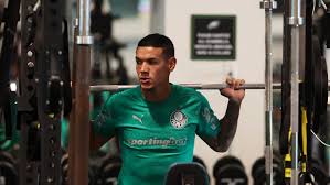 Além de Barboza: defesa do Palmeiras pode ter mais mudanças no mercado durante a Copa