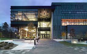 the university of toronto s mississauga campus utm is nestled in a wooded enclave that hugs the watershed of building design university of toronto green roof