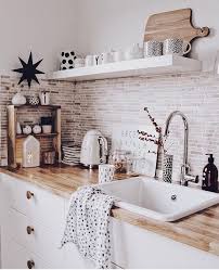 Que Dire De Cet Interieur On Craque Totalement Pour Le Melange Tres Inspirant Des Mot Home Decor Kitchen Interior Design Kitchen Home Decor Inspiration