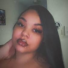 Olivia Roberson's Instagram, Twitter & Facebook