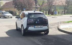 Cuantumul primei de casare pentru programul 'rabla clasic' este de 6.500 de lei pentru fiecare autovehicul uzat mai vechi de opt ani dat. Fondul Pentru Mediu A Aprobat 251 De Dosare In Programul Rabla Pentru Persoane Juridice A Fost AvizatÄƒ Si CumpÄƒrarea A 45 De Masini Pur Electrice