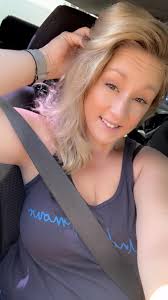 Chuir Brittany Lane Capps grianghraf...