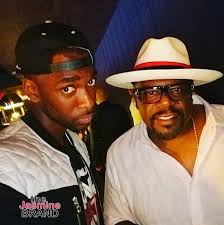 Mayweather Beats McGregor + Frank Ocean, J.Lo, Steve Harvey, LeBron James,  Nick Cannon Spotted Ringside