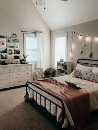 Simple small bedroom decorating ideas on a budget. 36 Diy Cozy Small Bedroom Decorating Ideas On Budget Cozybedroom Bedroomdesign Bedroomideas Room Inspiration Bedroom Cozy Small Bedrooms Room Decor Bedroom