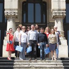 Universitatea „dunărea de jos din galaţi îşi asumă misiunea de a pregăti specialişti în diverse domenii, participând activ la susţinerea şi transmiterea ştiinţei şi culturii, contribuind la îmbogăţirea patrimoniului local şi naţional de cunoaştere prin cercetare ştiinţifică. Un Grup De Profesori Din Spania A Vizitat Universitatea DunÄƒrea De Jos Din GalaÈ›i