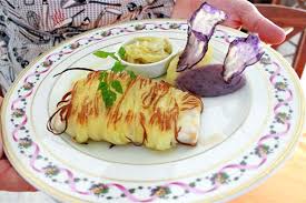 Spero che questa ricetta facile facile del rombo al forno con patate vi sia piaciuta, vi invito a parlarmene scrivendomi ai recapiti che trovate a fine articolo. Rombo In Crosta Di Patate Ricetta Del Ristorante Convivio Romagna A Tavola C