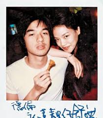 著名導演@馮德倫 傾情演繹全新essentials男裝系列。 #舒淇成陳坤周迅公司合伙人# 東申未來正式官宣演員@舒淇 成為公司合伙人。 æ·‡å€«å©šè®Š ç™½é¾çŽ‹æŒ‡é»žèˆ'æ·‡ é¦®å¾·å€«ç³¾çºä¸€è¼©å­