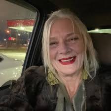 Lauri Day (@lauri_day) • Threads, Say more