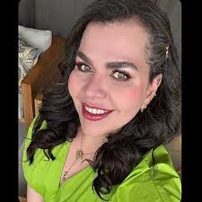 Flora Ramos (@floraramose)