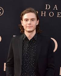 Please give this video a like because it helps me out a lot & subscribe if you enjoyed it! Evan Peters