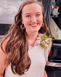 I have a few fresh flower bouquets for sale inside the Gypsy Underground  Flea Market in Murfreesboro. ♥️ 🌺 🌸 💐 Travel tip: pour out all of the  water before you leave