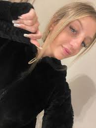 When I say I live alone, I mean completely. No one texts. No one checks in.  So if you're reading this, say something. Please. Btw I'm from Kentucky🥹  Kentucky