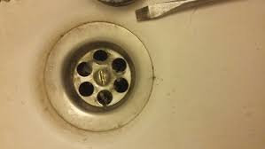 Wie Lasst Sich Die Schraube Am Badewannenabfluss Heraus Schrauben Badewanne Abfluss