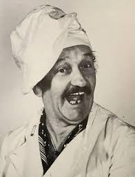 Kellie Gale's Instagram, Twitter & Facebook