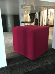 Polsterhocker Mit Husse Aus Unserer Hauseigenen Polsterei Bezogen Mit Mobelbezugsstoff Hallingdahl Kvadrat Textil Stuhle Beziehen Polsterhocker Polsterei