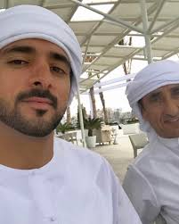 سمو الشيخ حمدان بن محمد بن راشد آل مكتوم ولي عهد دبي مع خاله الشيخ سعيد بن مكتوم بن جمعه آل مكتوم ربي يحفط Circle Of Life Handsome Arab Men My