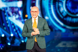 Nella casa più spiata d'italia sale la tensione a poche ore dalla diretta e l'attrice sfoga la sua ansia con le lacrime. Grande Fratello Vip Televoto Sospeso Alfonso Signorini Mole Di Voti Anomala Per Giulia Salemi E Stefania Orlando